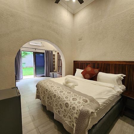 Jacaranda Lodge Air Terjun Victoria Bagian luar foto