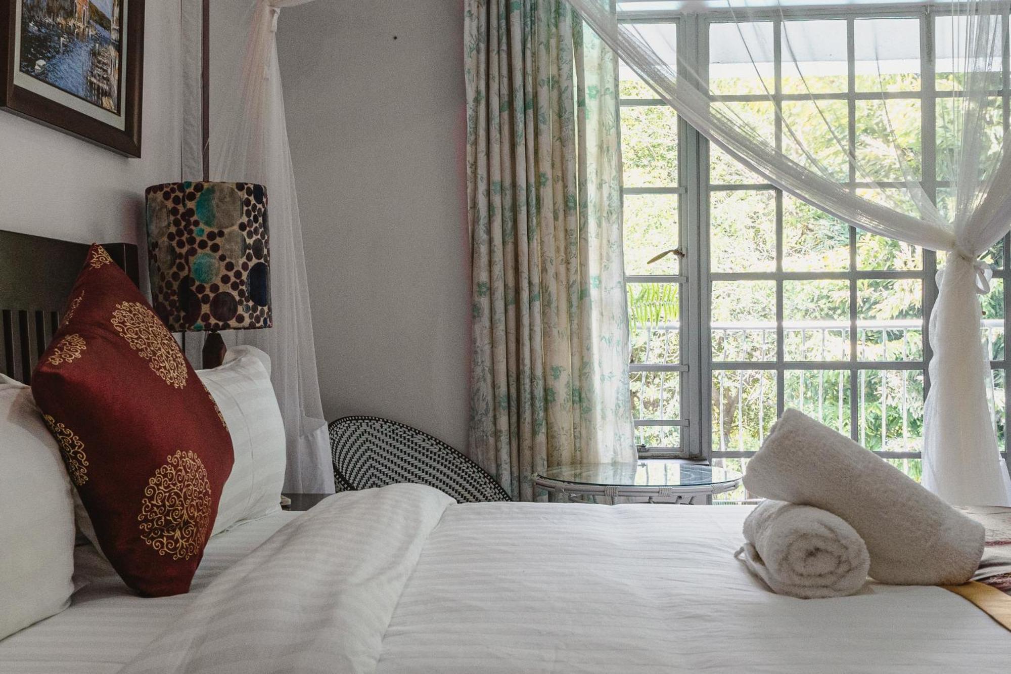 Jacaranda Lodge Air Terjun Victoria Bagian luar foto